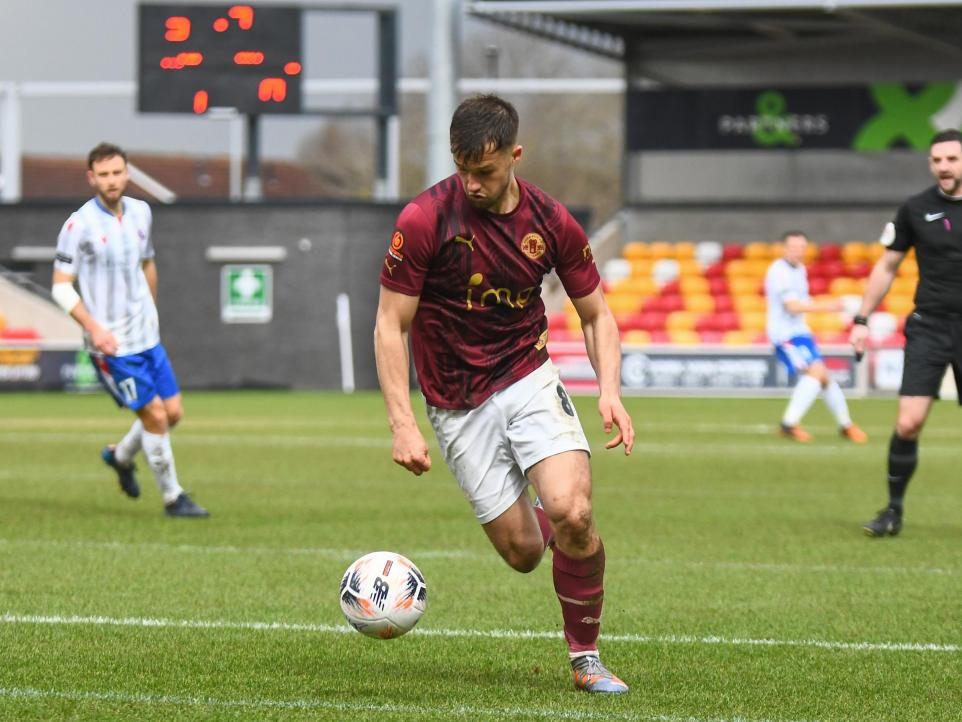 Attacking intent - York City's Olly Dyson | (Image: Tom Poole)